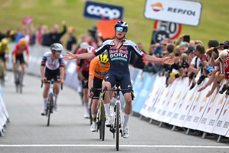 Tour of Norway Maxim van Gils tough spring with narrow uphill