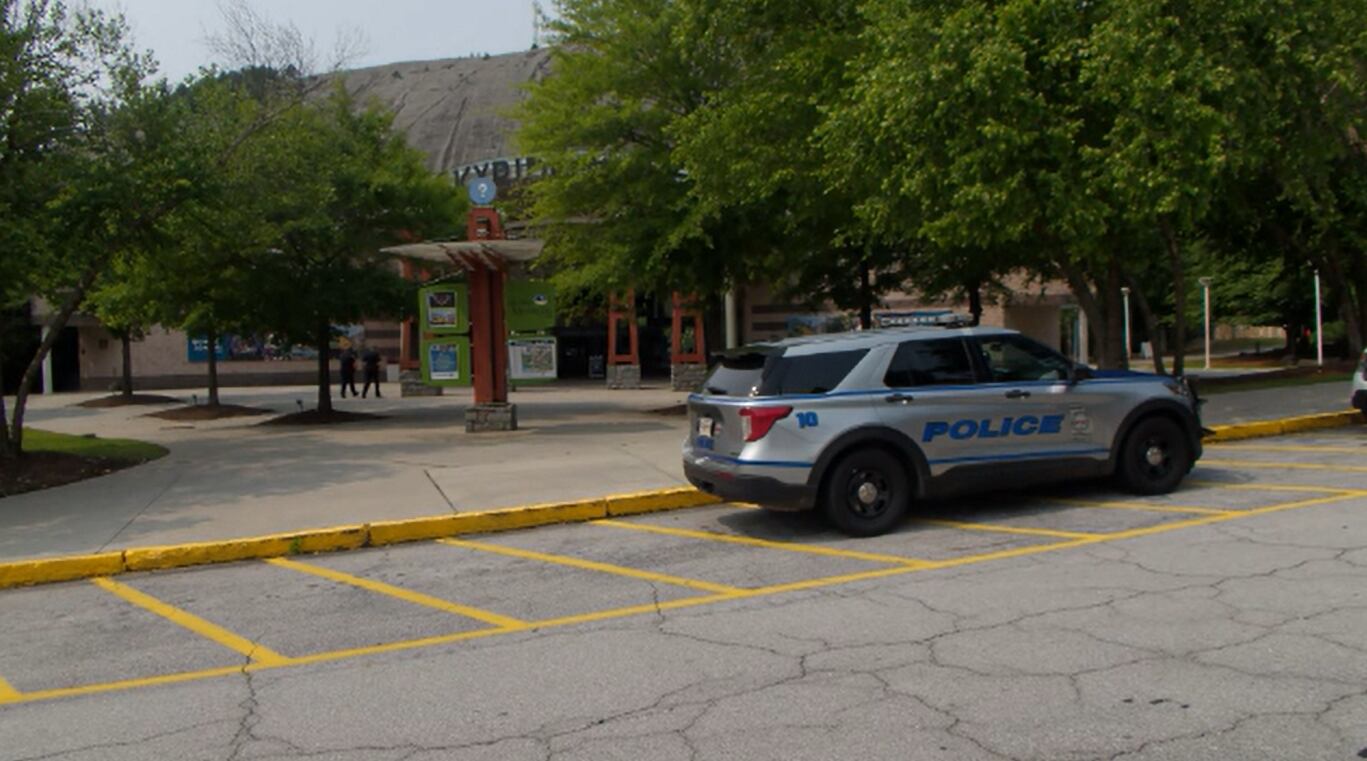 Hiker finds burned body on top of Stone Mountain, police say