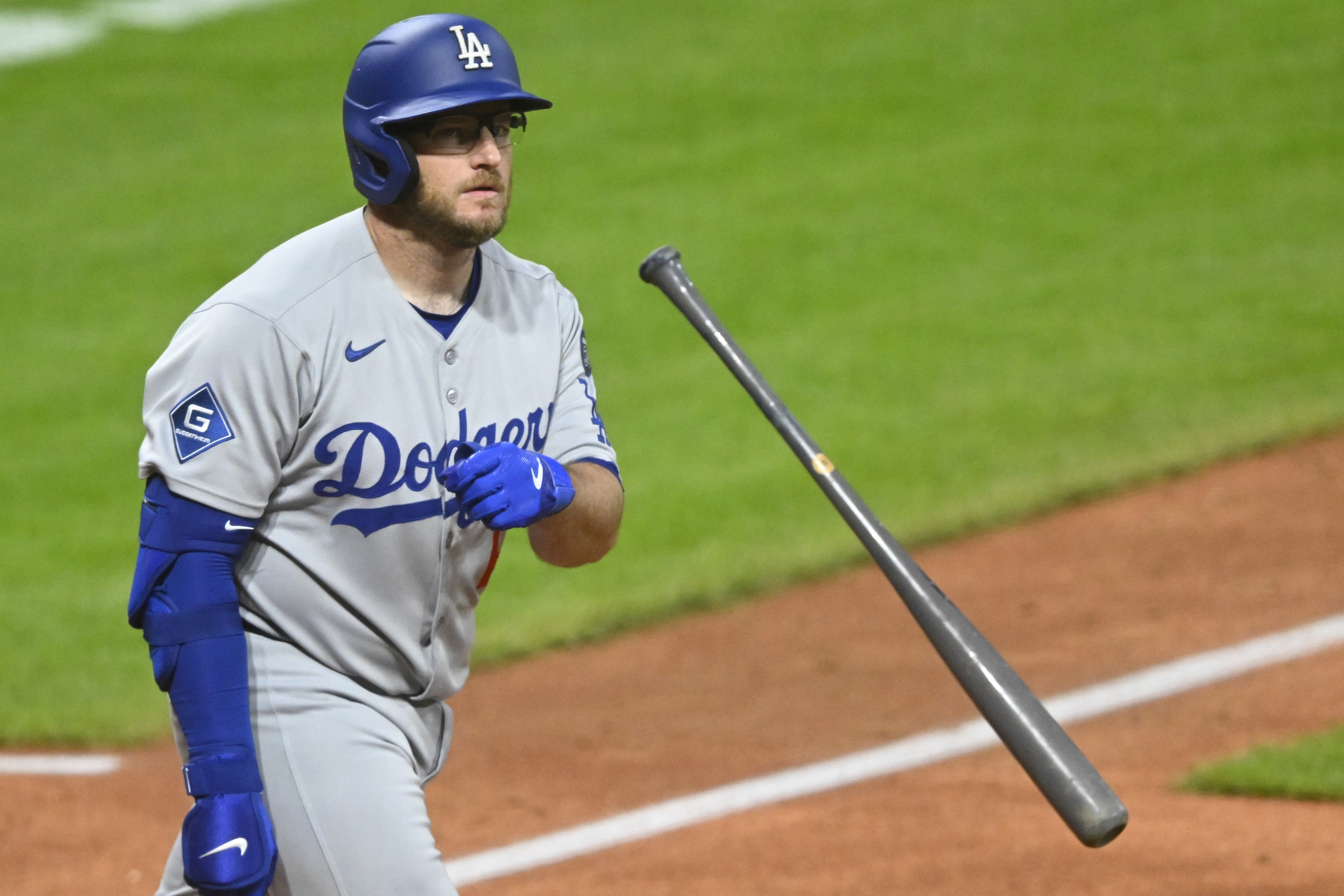 Max Muncy & Wife Kellie Hosting Charity Event To Benefit Los Angeles