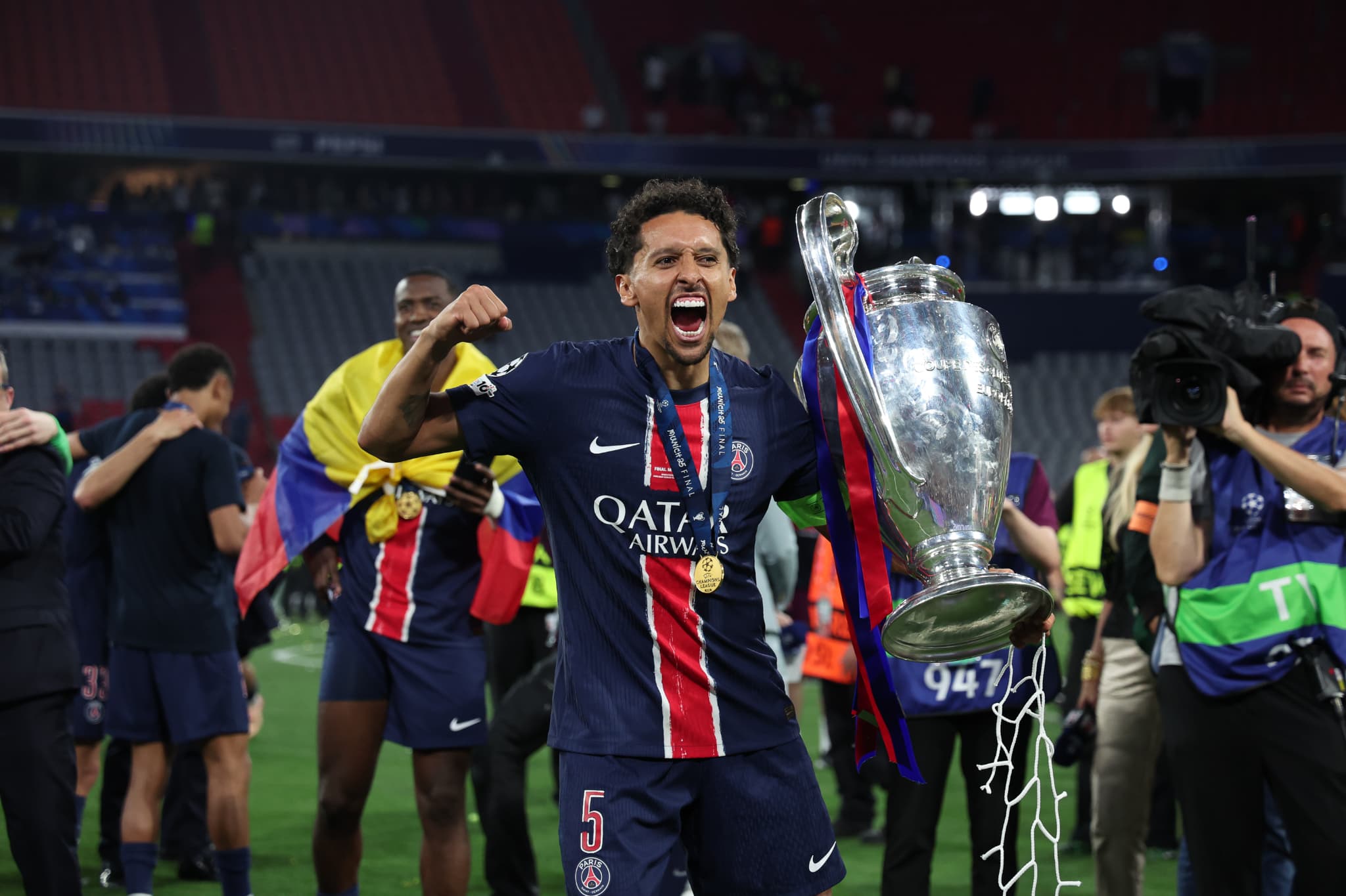 Coffret Collector PSG Daté Du 31 Mai 2025 - Maillot Taille L, Neuf Avec étiquettes, édition Spéciale