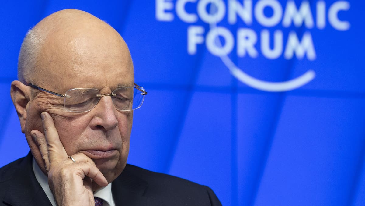 Machtkampf ums WEF: Gestürzter WEF-Gründer Klaus Schwab holt Hilfe von ...