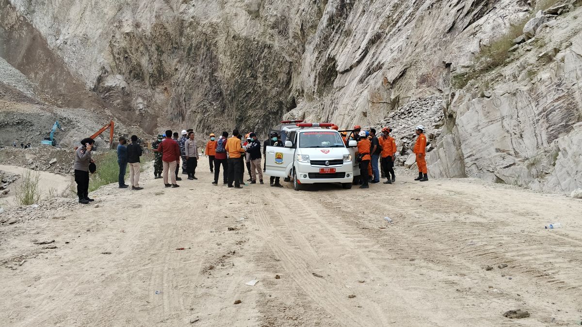Update Terkini Bencana Longsor Gunung Kuda: 21 Orang Tewas, 4 Belum Ditemukan
