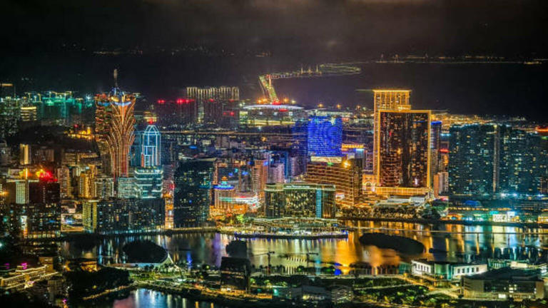 Wynn Las Vegas Sands and Melco rally after blowout Macau revenue