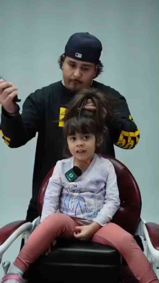 Witness a jawdropping beauty transformation reveal.