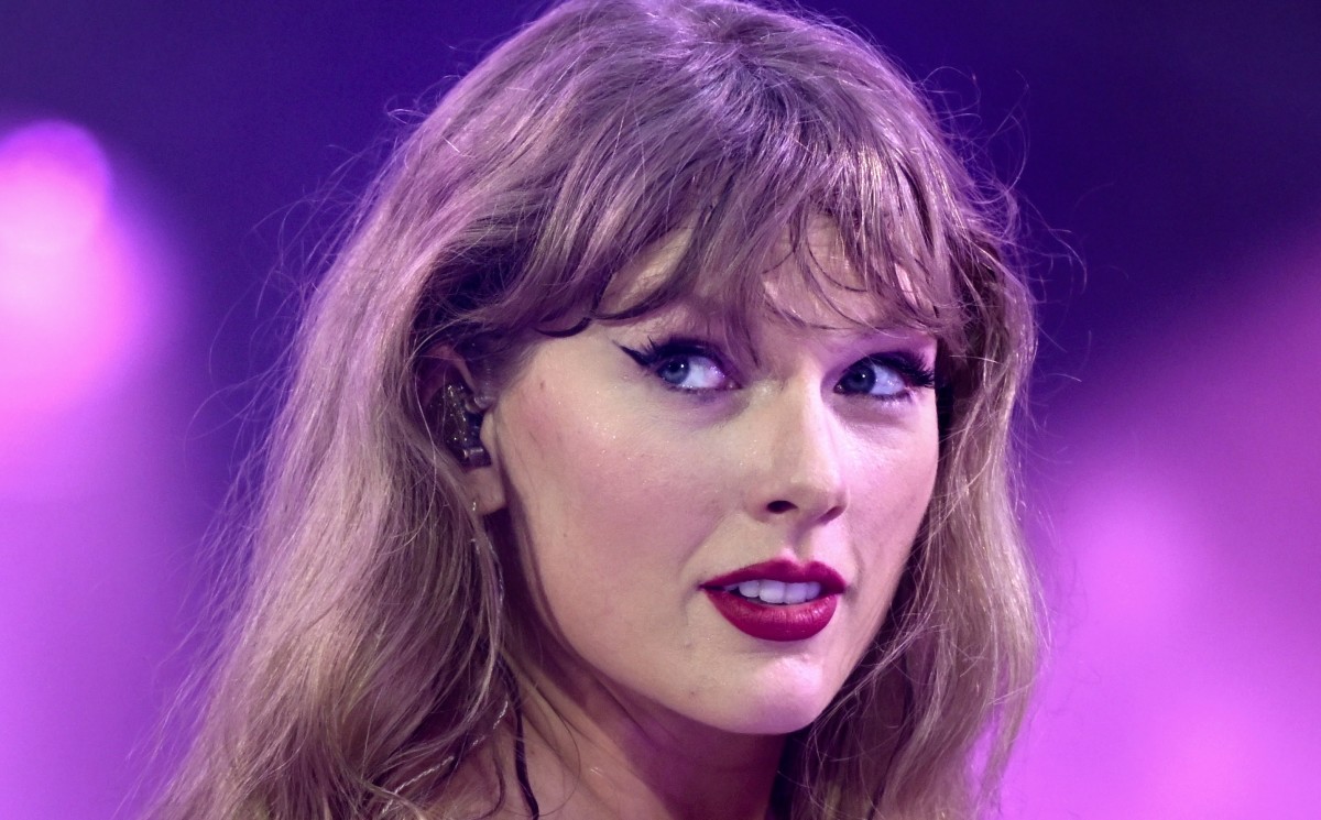 Hollywood Royal, 35, Makes JawDropping Confession About Taylor Swift's