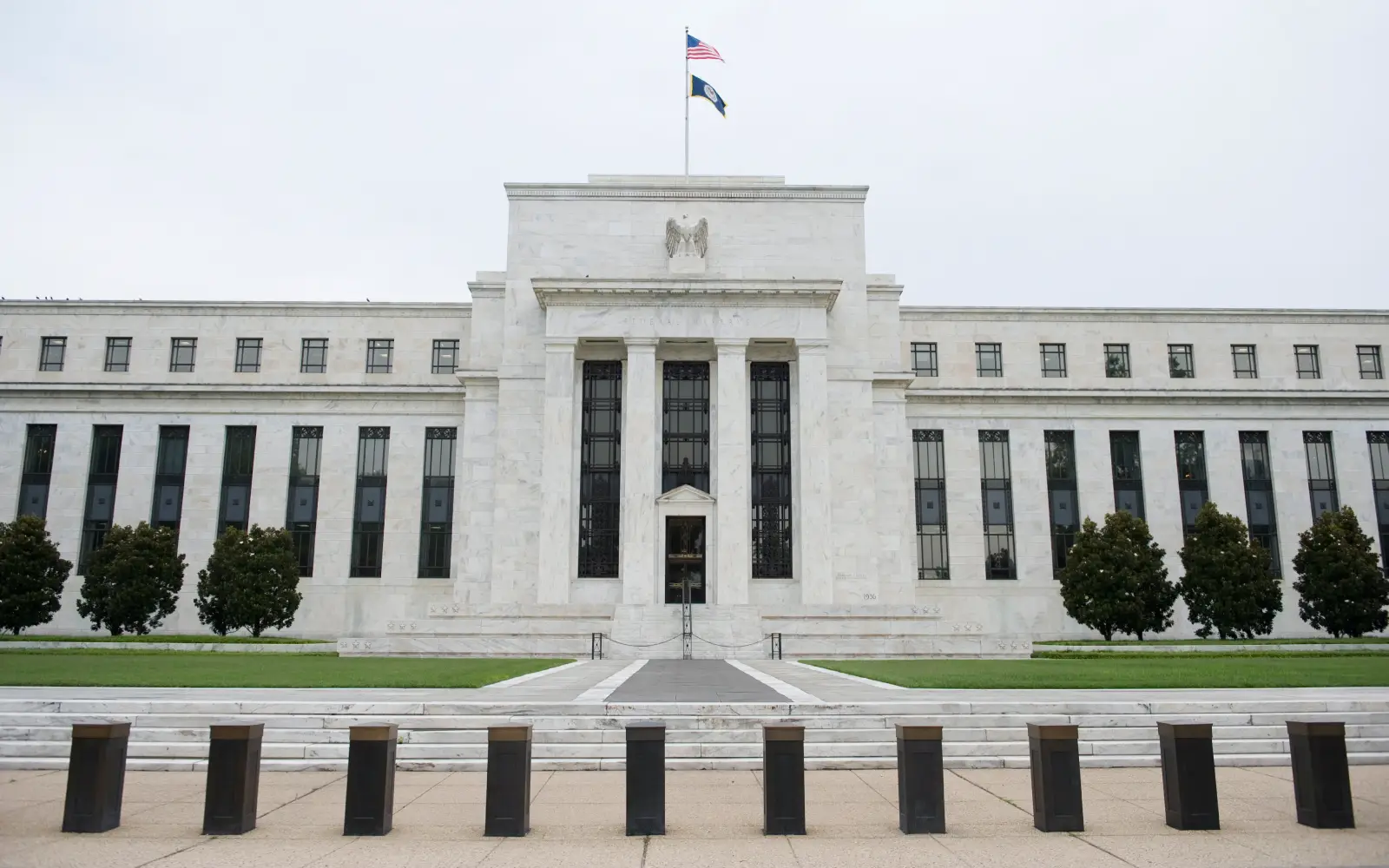 US Fed keeps interest rates unchanged in face of Trump criticism