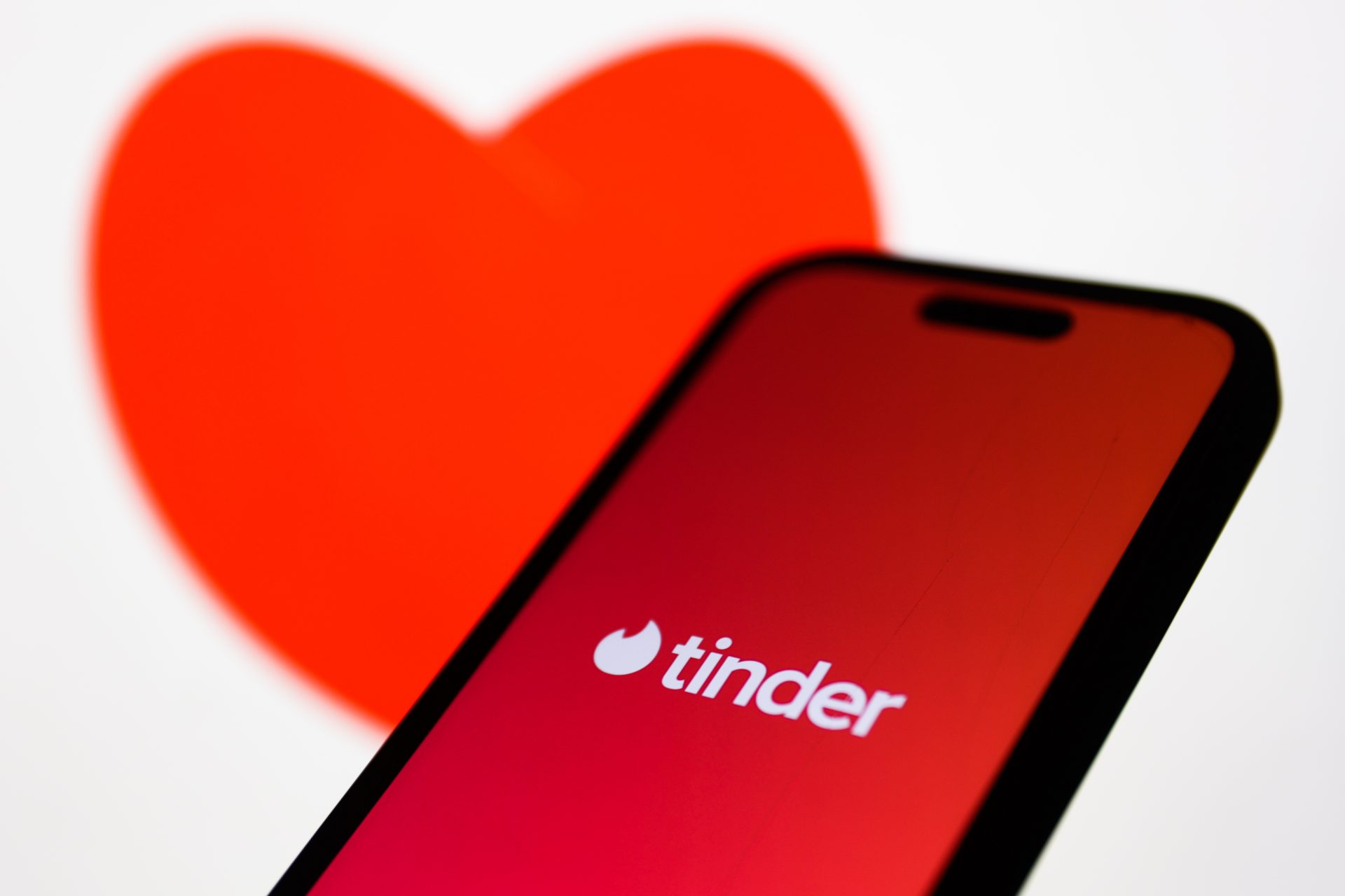 Sober Dating bei Tinder: Eine neue Art der Romantik?