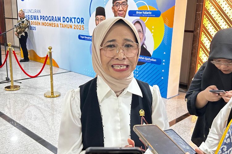 KDM Ingin Menetapkan Jam Masuk Sekolah Pukul 6 Pagi, Komisi X: Jangan Tergesa-Gesa!