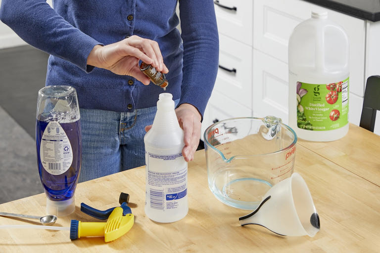 How to Make Homemade Window Cleaner