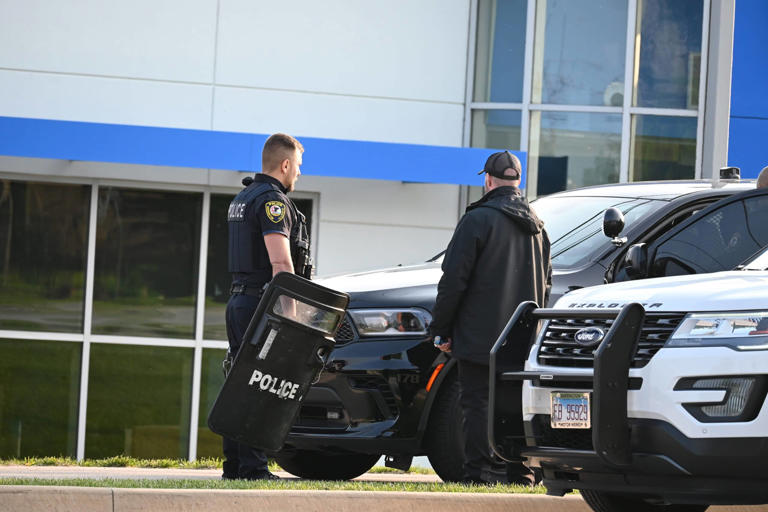 Barrington Police responded to a burglary at Motor Werks, 1475 S. Barrington Road, at approximately 5:30 a.m. Sunday. | Photo: Nick Rusin