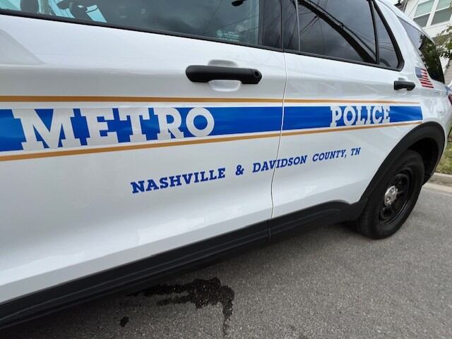 Driver arrested following roadside fight over merging on I-440 in South Nashville, police say<br>