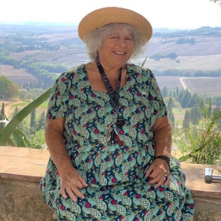 La actriz ha manifestado su deseo de seguir actuando, aunque reconoce que su condición limita los papeles que puede interpretar | Foto: IG @harrypotter