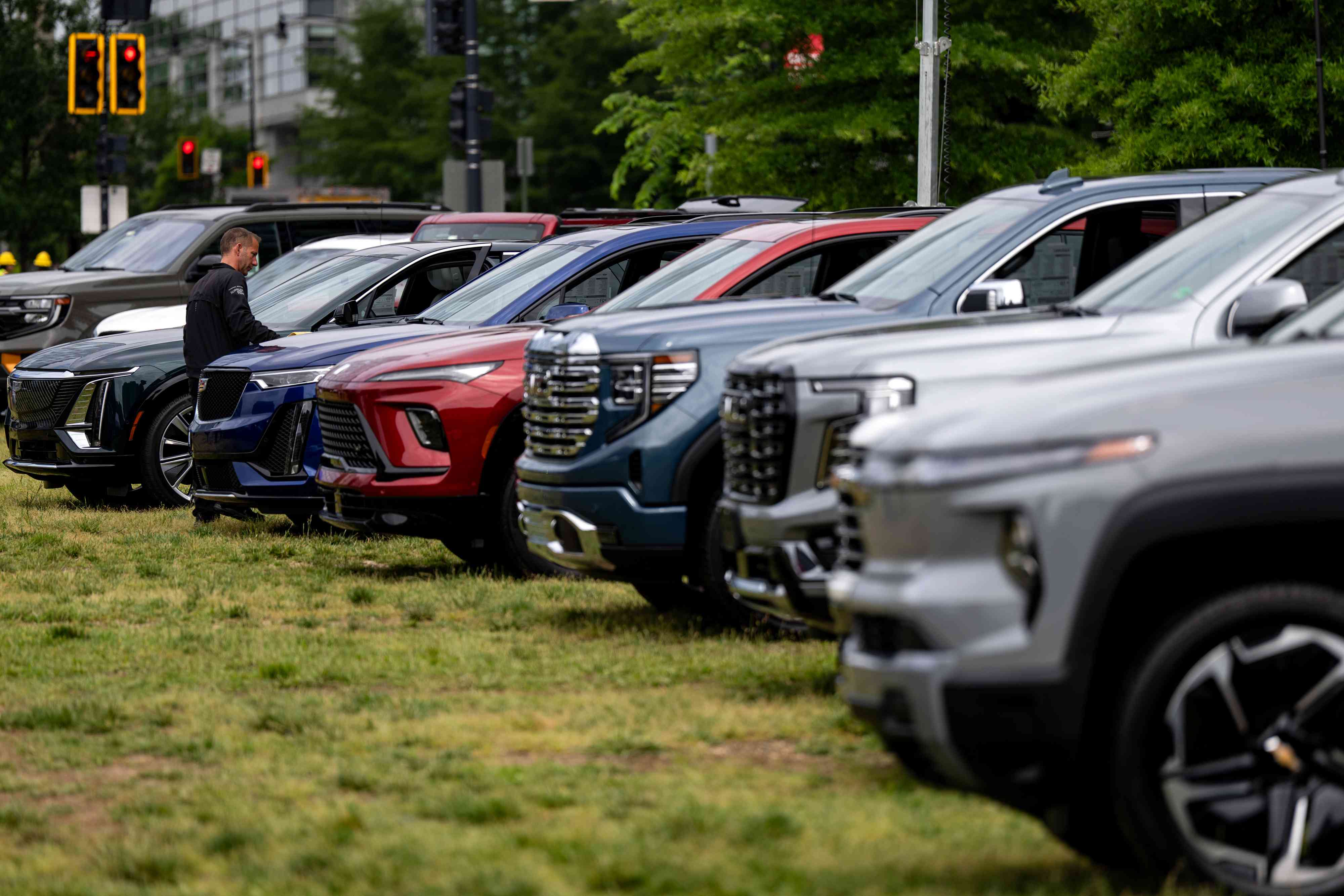 gm-ford-stocks-among-biggest-s-p-500-decliners-on-trump-s-steel-tariff