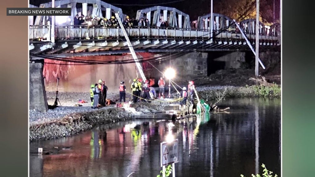 Body of man recovered after boat tipped over on Schuylkill River in