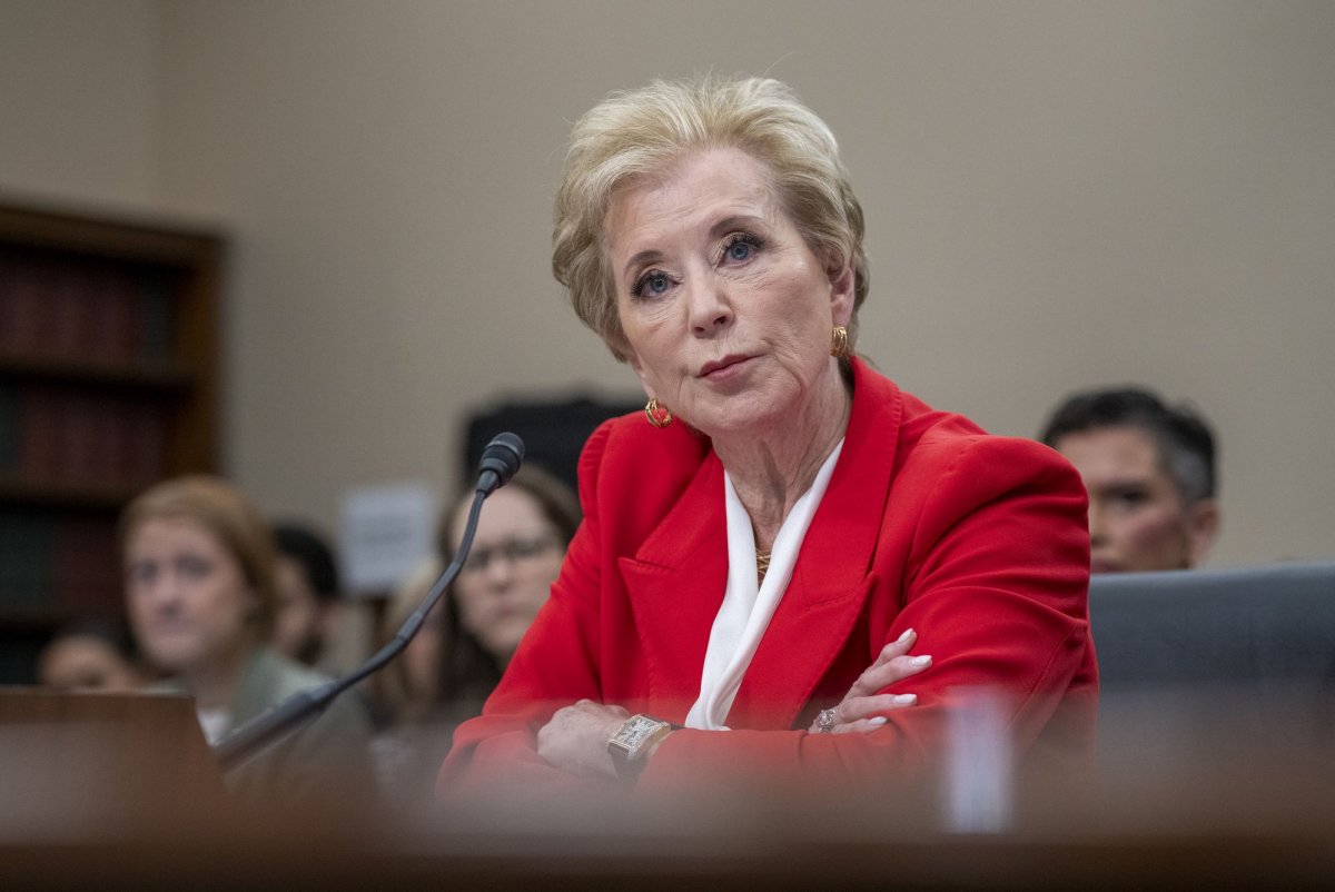 Education Department pauses Social - AA1FZMNl.img