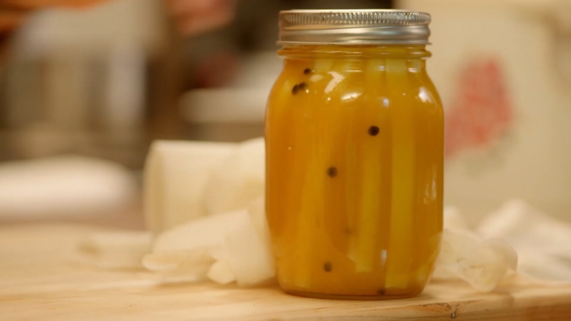 Schnell und knackig eingelegter Daikon-Rettich