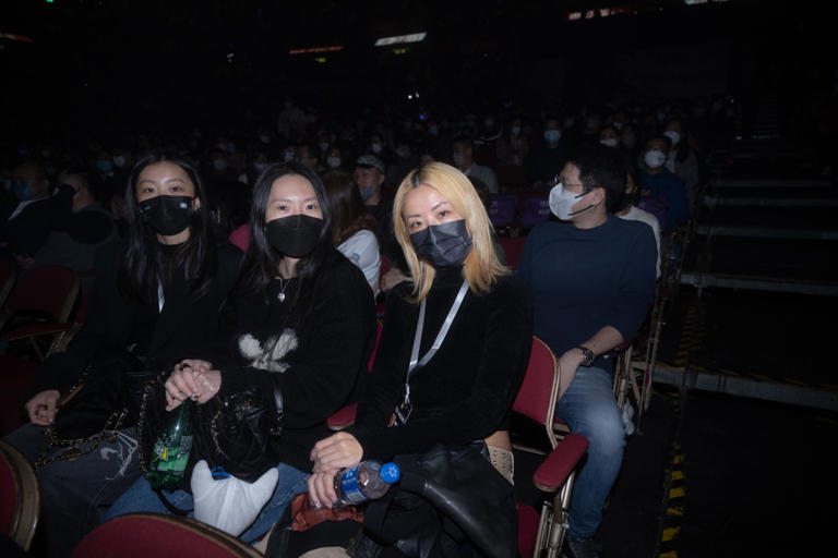 徐濠縈（金髮）曾帶女兒到場支持陳奕迅演唱會。（圖／ESLLimited提供）