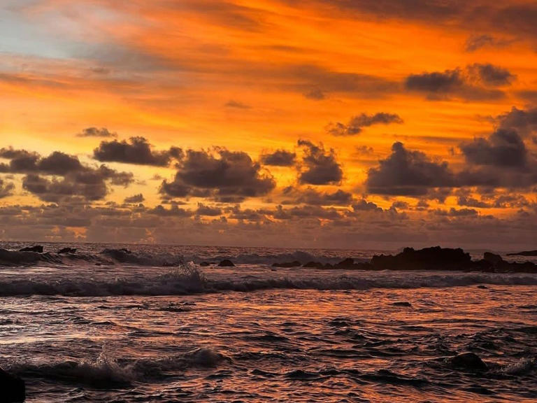 Pantai Menganti ' (Instagram @iamhirman)