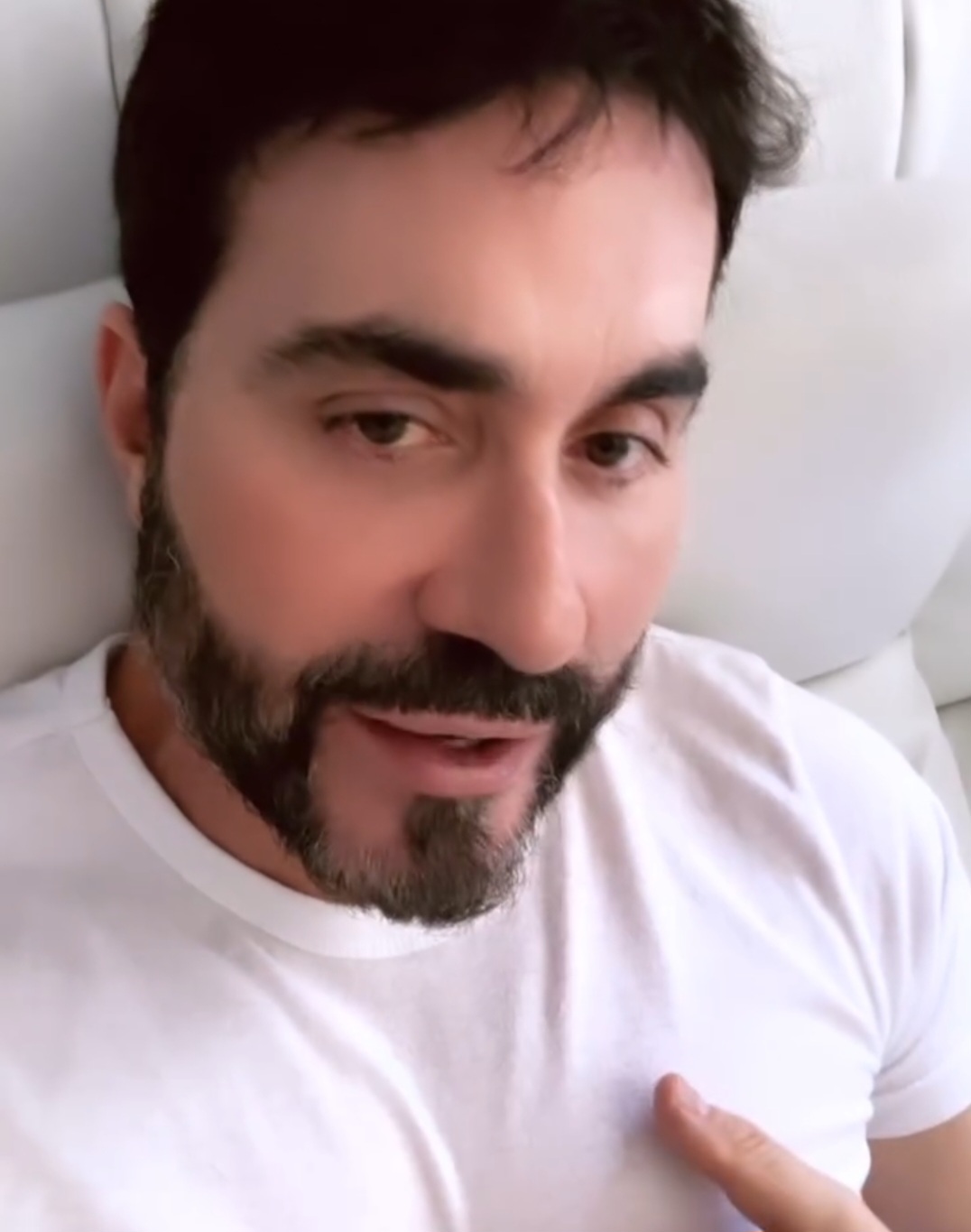 Irritado, Padre Fábio de Melo diz que a internet é coisa do Diabo