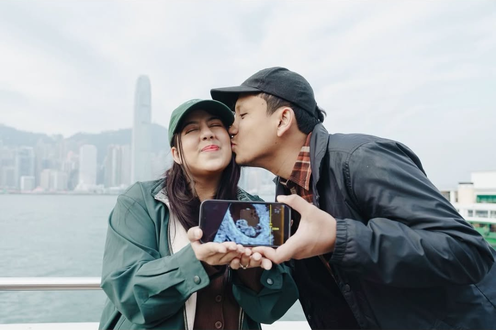 6 Artis Pengumuman Kehamilan Mengejutkan Saat Berada di Luar Negeri, Kimmy Jayanti Ikutan!