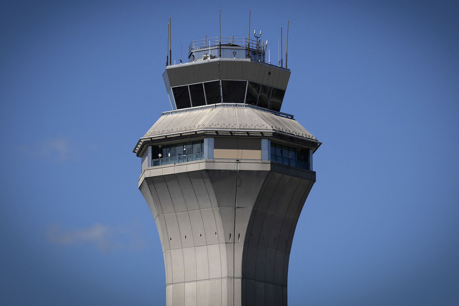 Air Traffic Controller Left 'Traumatized' and Placed on Leave After(00)
