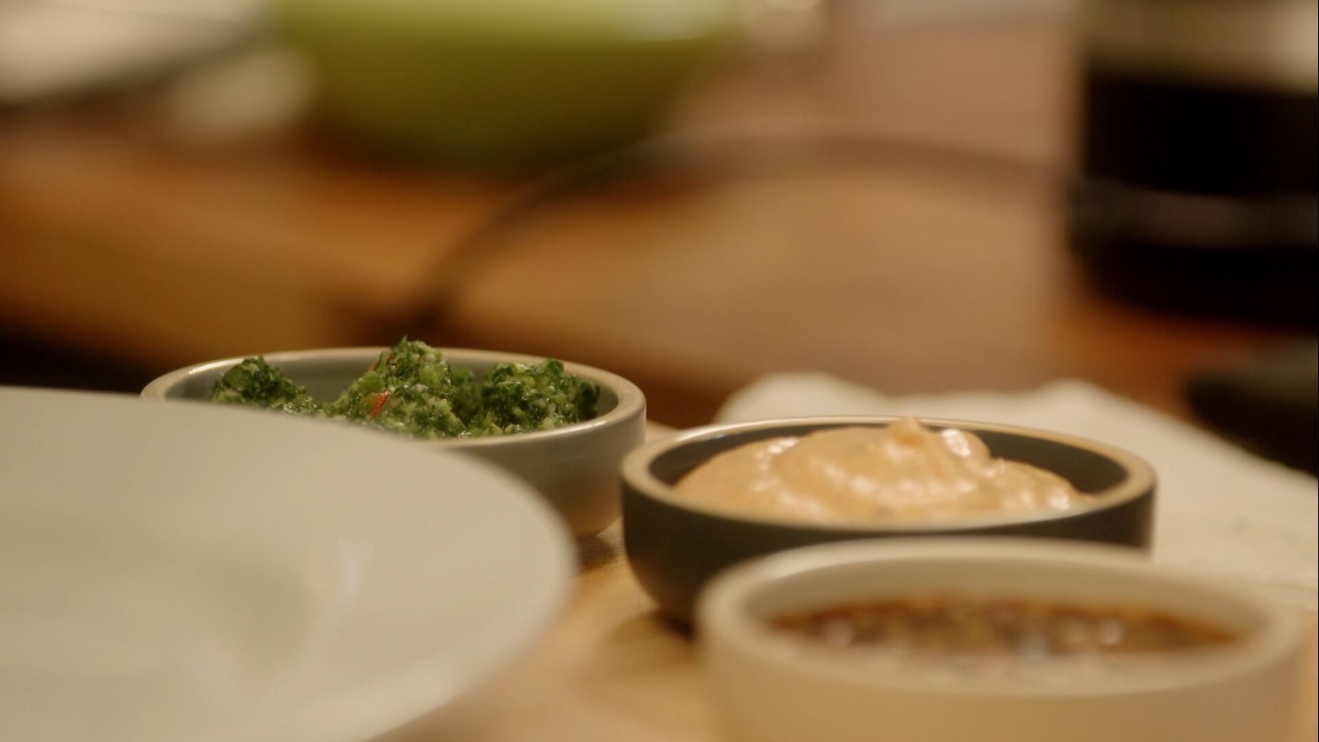 Asiatisches Chimichurri mit Thai-Basilikum, Minze und Vogelaugen-Chili