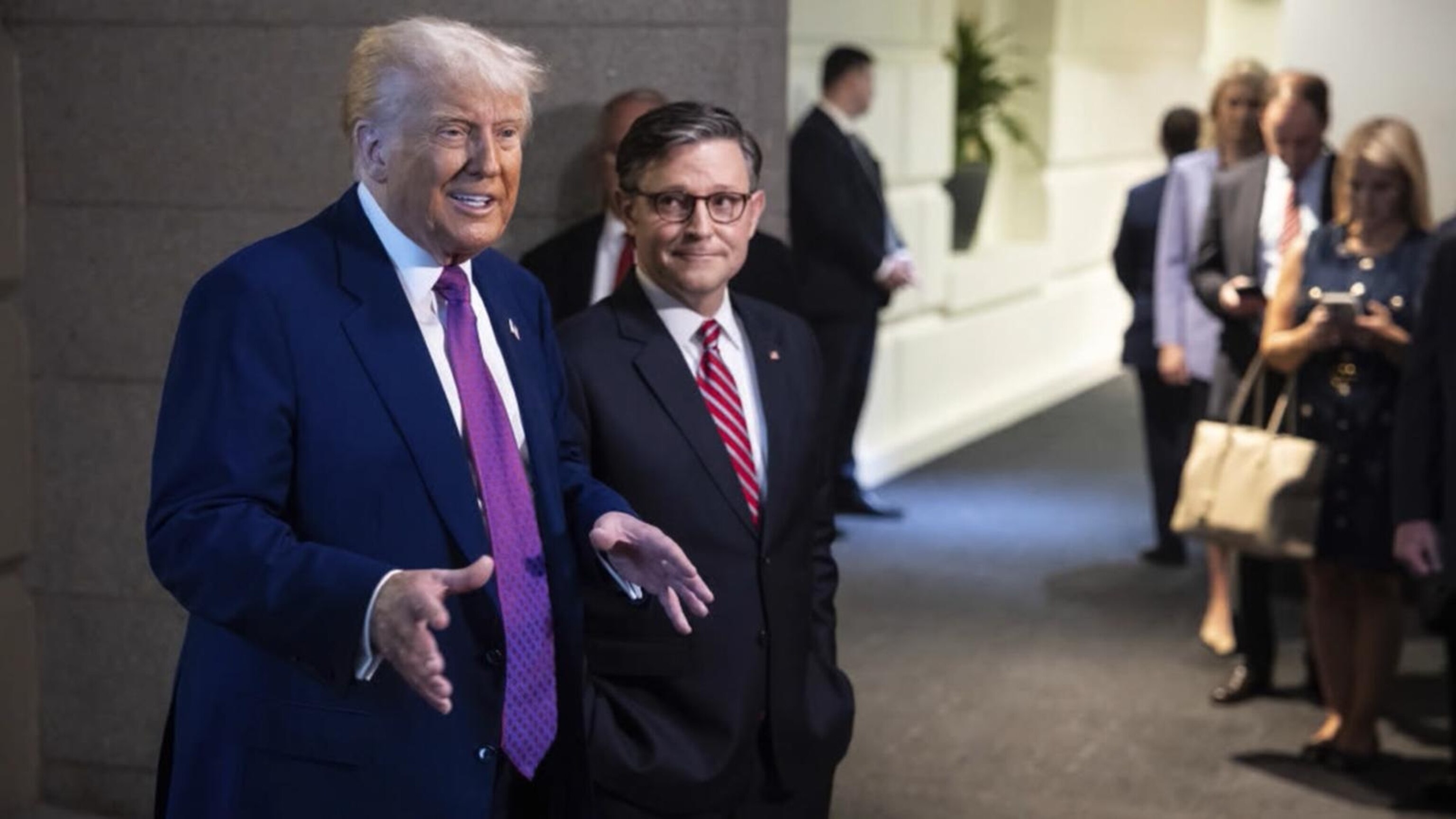 Critical meeting between White House and GOP holdouts over spending bill