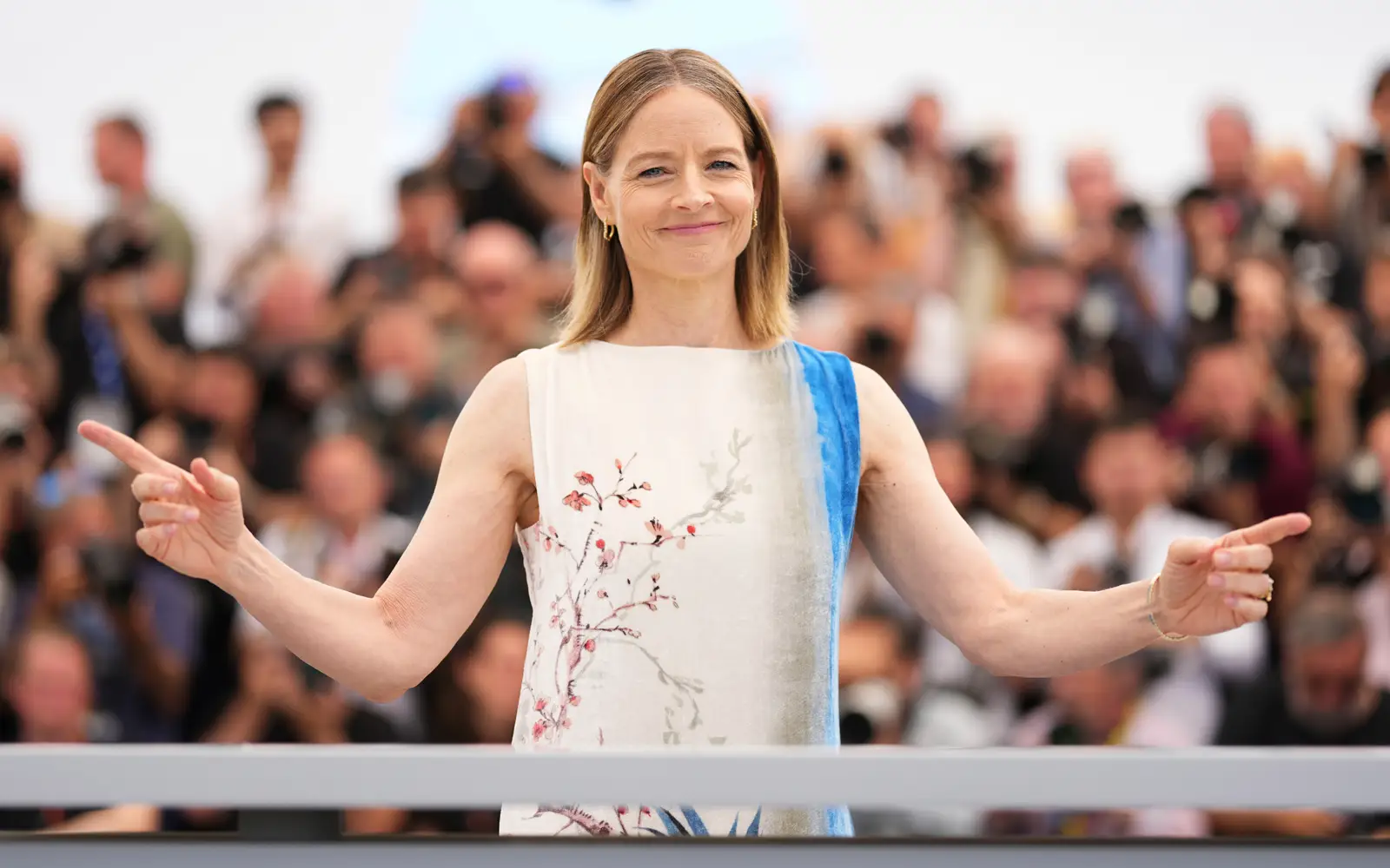 Jodie Foster says she prefers life outside the US