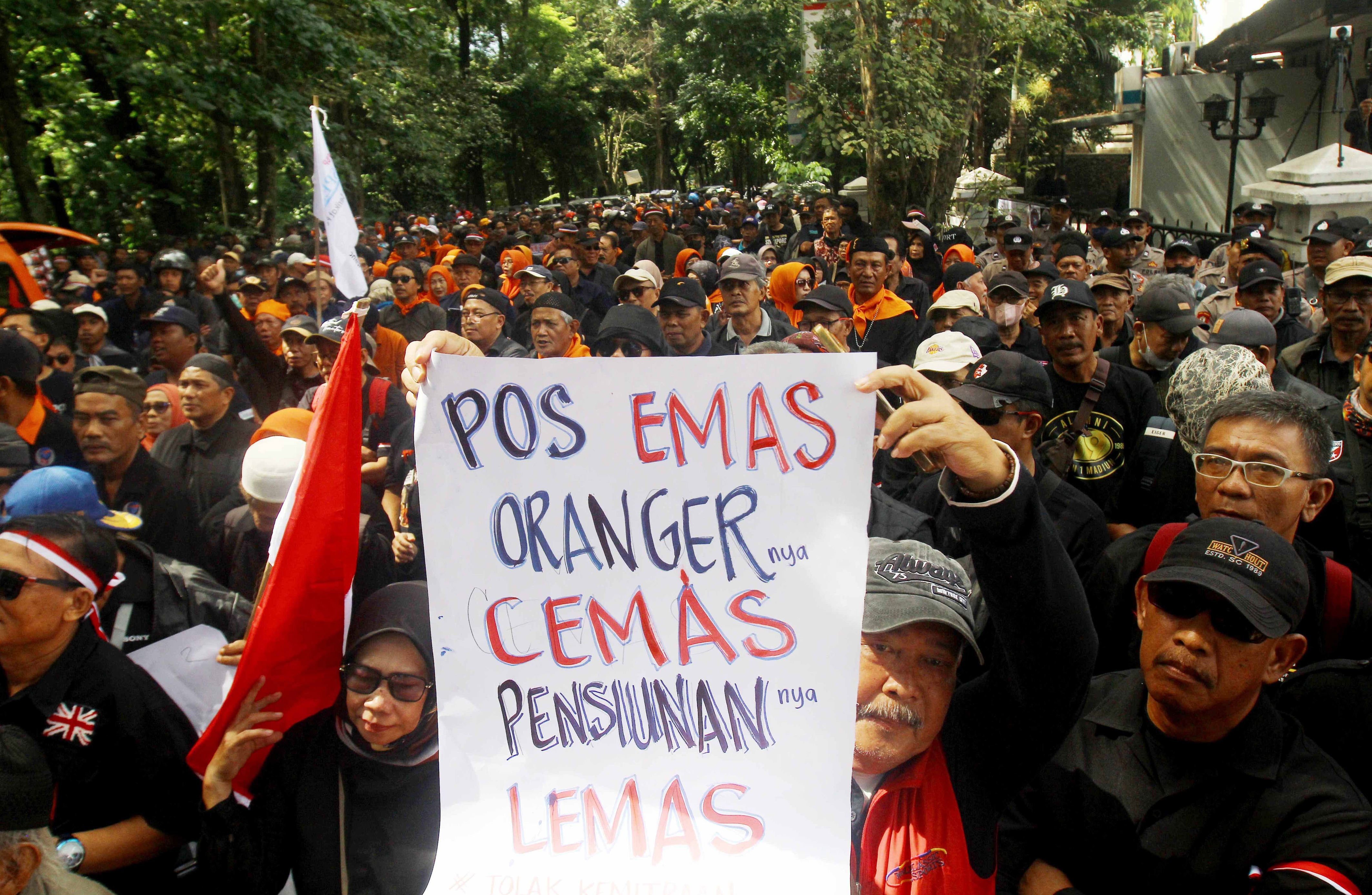 Pensiun Demonstran, Pos Indonesia Buka Suara Tentang Penghentian Tunjangan