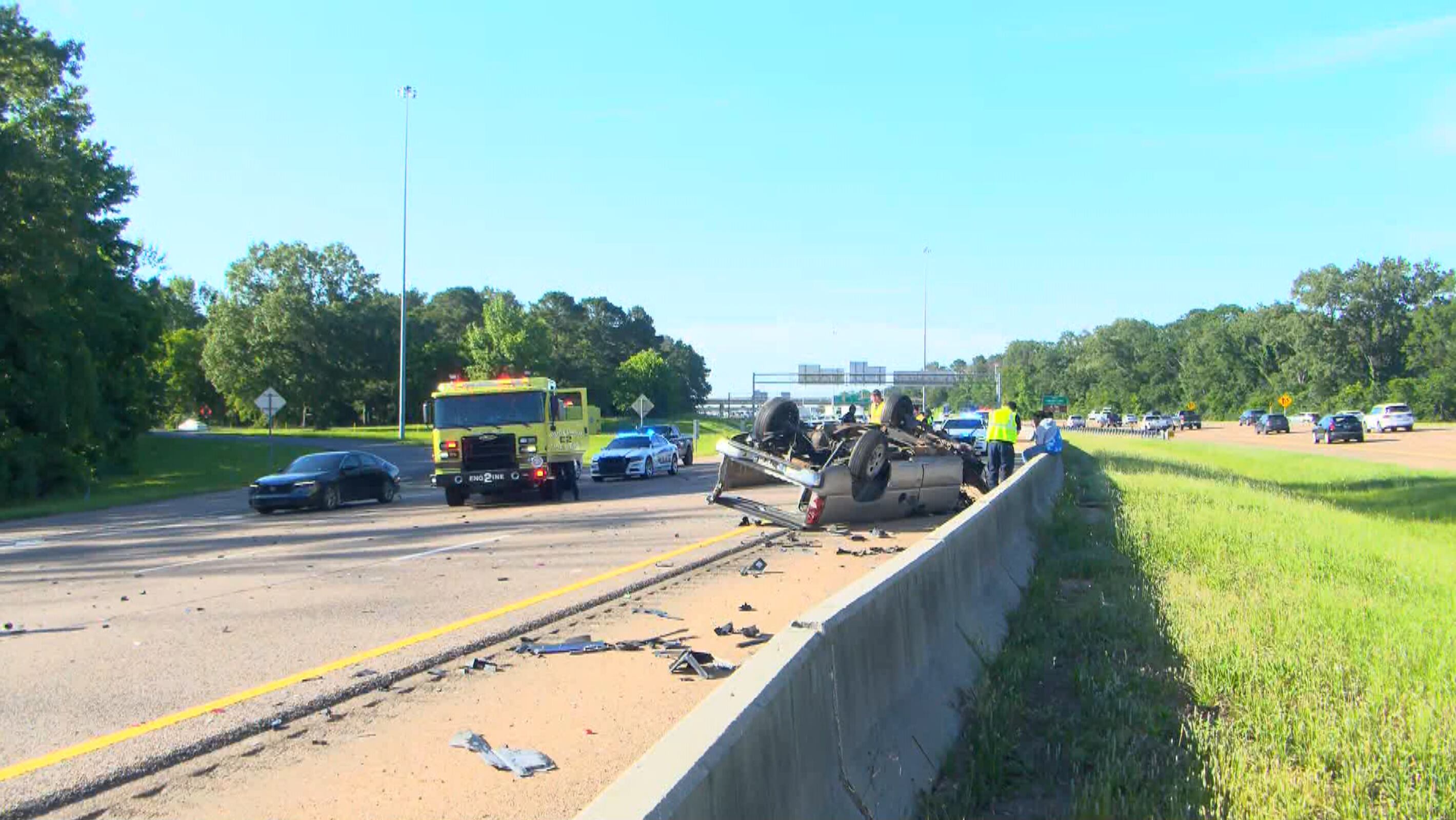 traffic-reduced-to-one-lane-on-i-55-south-after-roll-over-crash