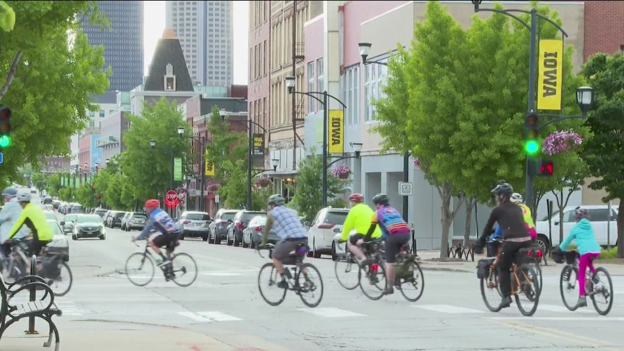 Downtown Ride Honors Nearly 400 Iowa Cyclists Injured Killed In Last Year
