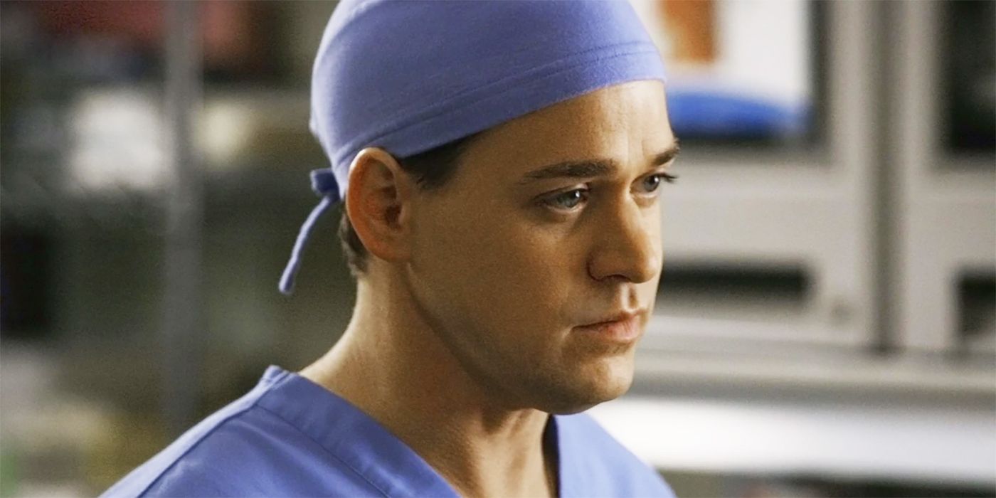 T.R. Knight Cried When Returning to the 'Grey's Anatomy' Set(01)