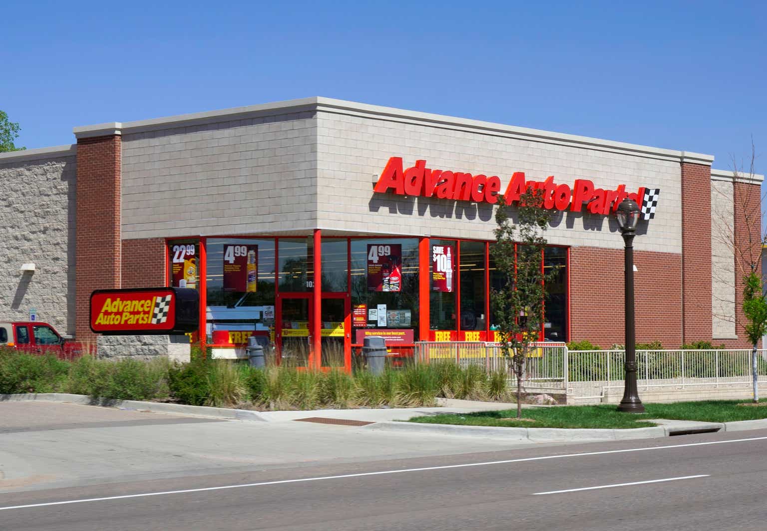 Advance Auto Parts soars after better-than-feared Q1 report, strong ...