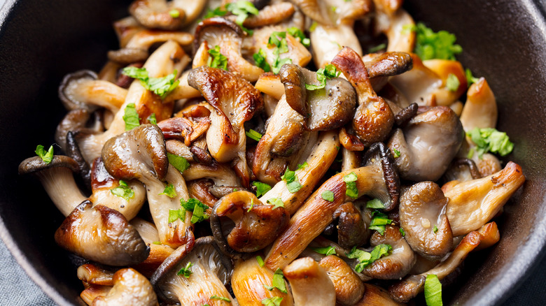 Chefs Reveal Why Mushrooms Taste Better At A Restaurant Than At Home
