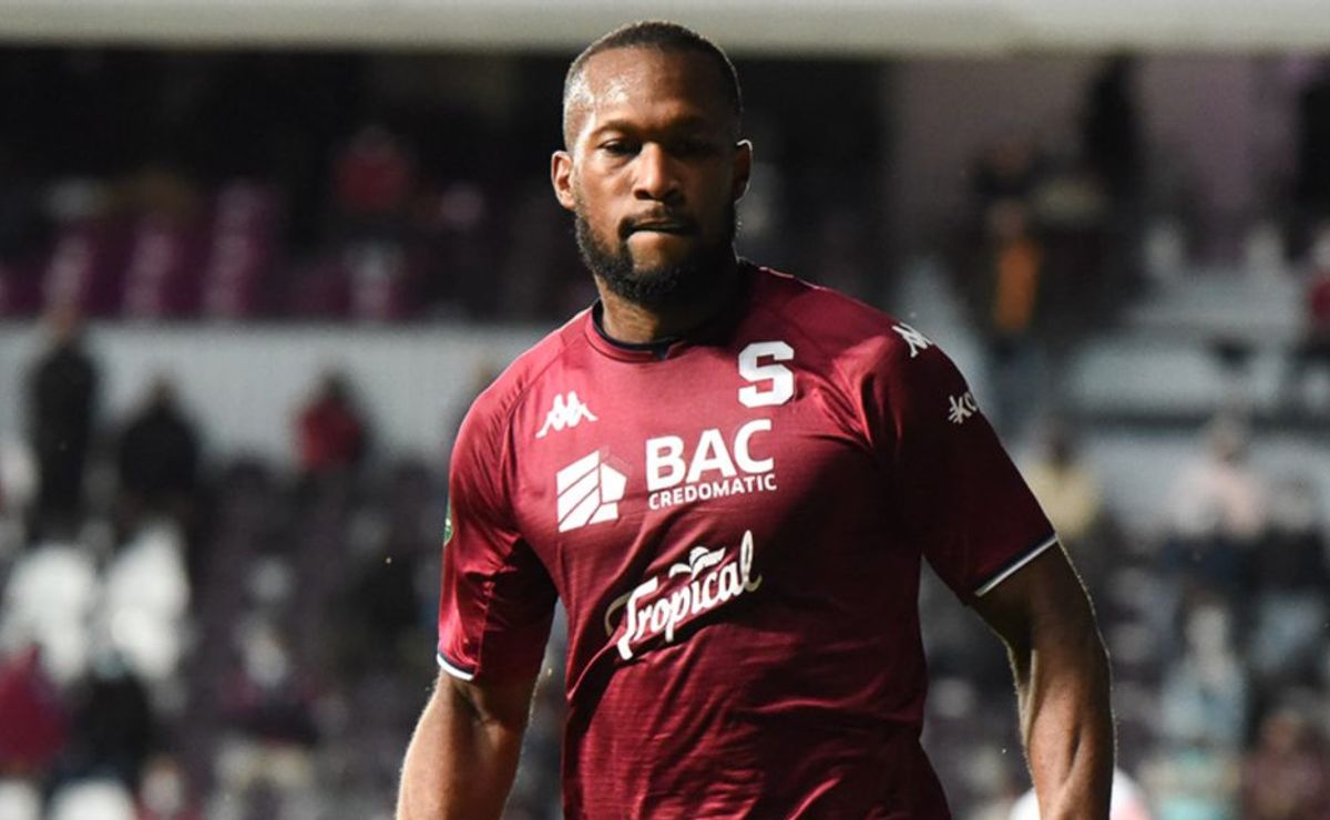 Culpable”: Kendall Waston volvió a jugar de delantero y soltó una bomba que  sacude a Saprissa en medio de la crisis