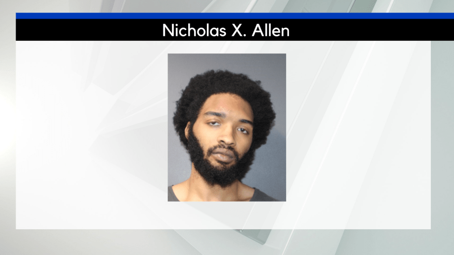 Man indicted for fatally stabbing his sister(02)