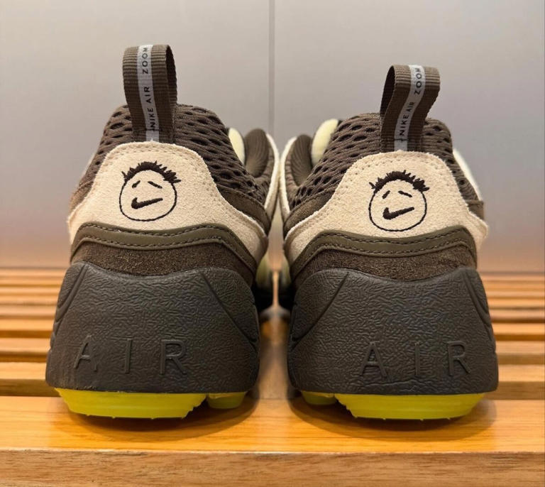 Travis Scott x Nike Zoom Field Jaxx “Limelight” Arrives