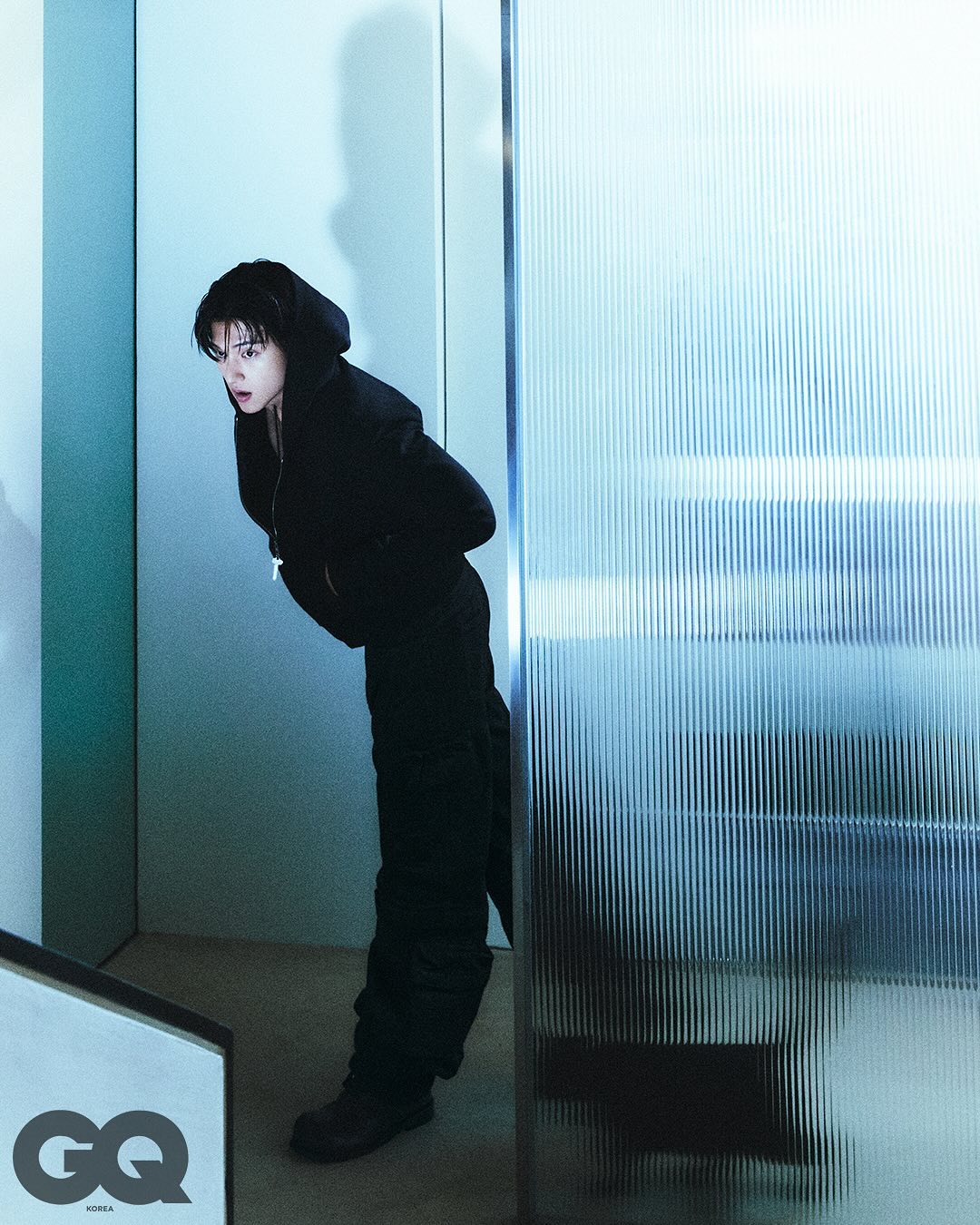 フォト】ATEEZウヨン×黒猫…シックな魅力さく裂