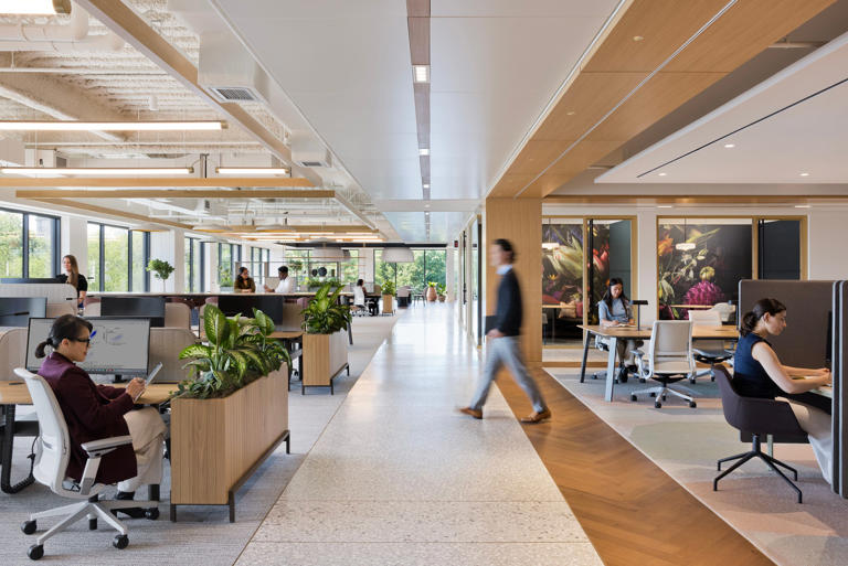 Gov. Murphy, Morristown welcome 2,000 Sanofi employees to new office ...