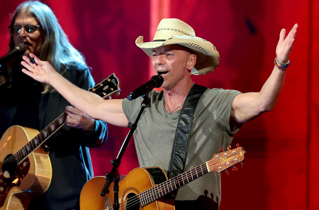 7 Best Moments as Kenny Chesney Becomes First Country Artist to Play Las  Vegas' Sphere