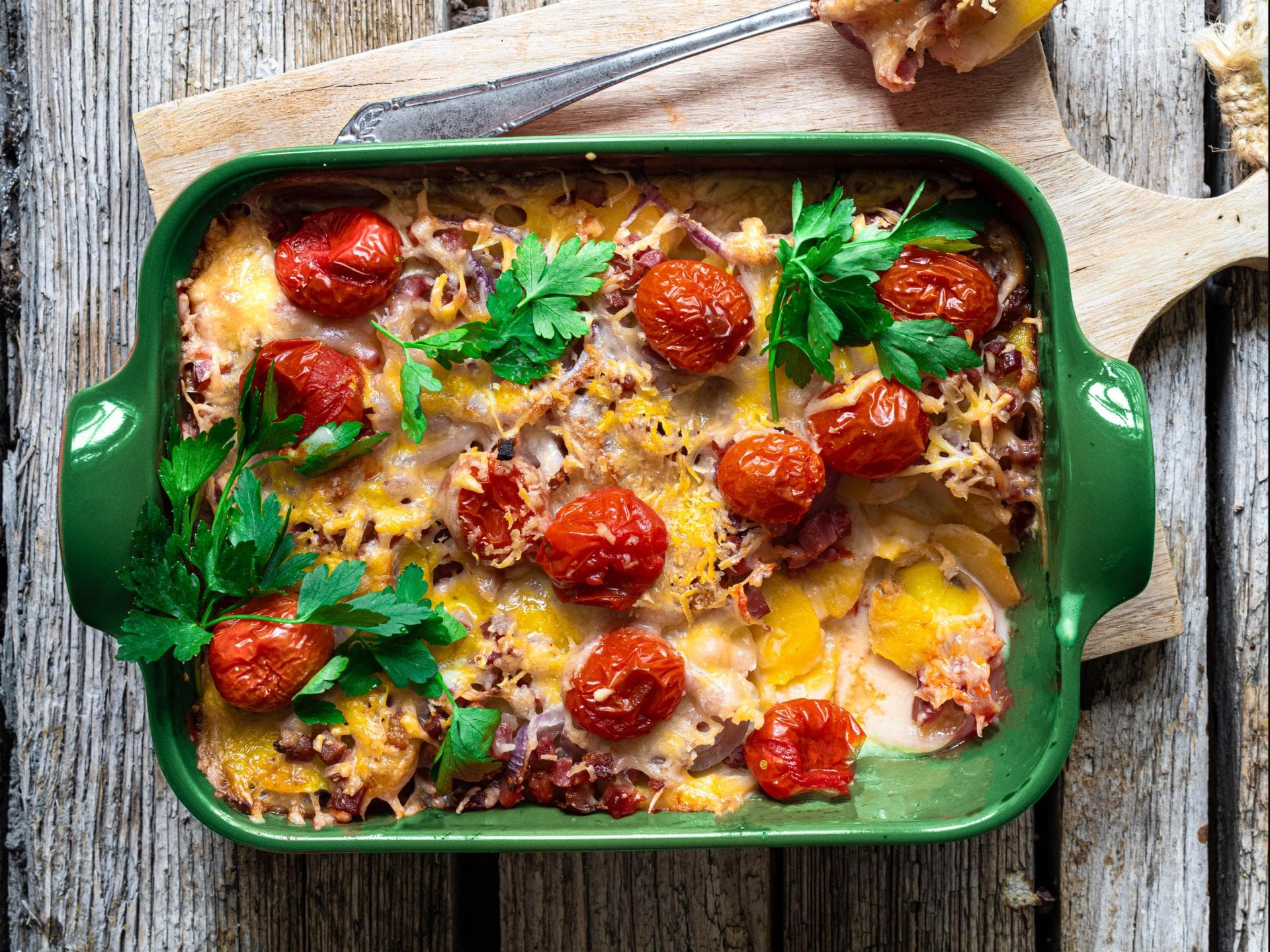 Kartoffelgratin mit Speck &amp; Tomaten: Leckeres Rezept, welches ein ...