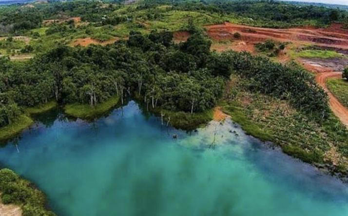 Danau Cermin Lamaru.'