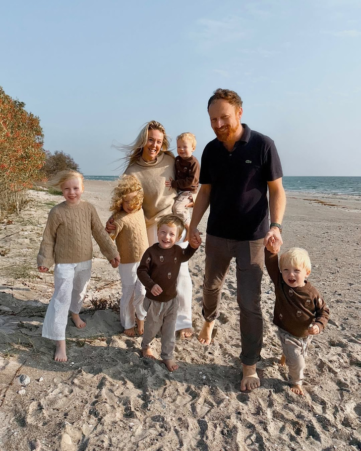 “That’s My Nightmare,” Mom’s Enormous Baby Bump That Sticks “Straight Out” Leaves People Speechless