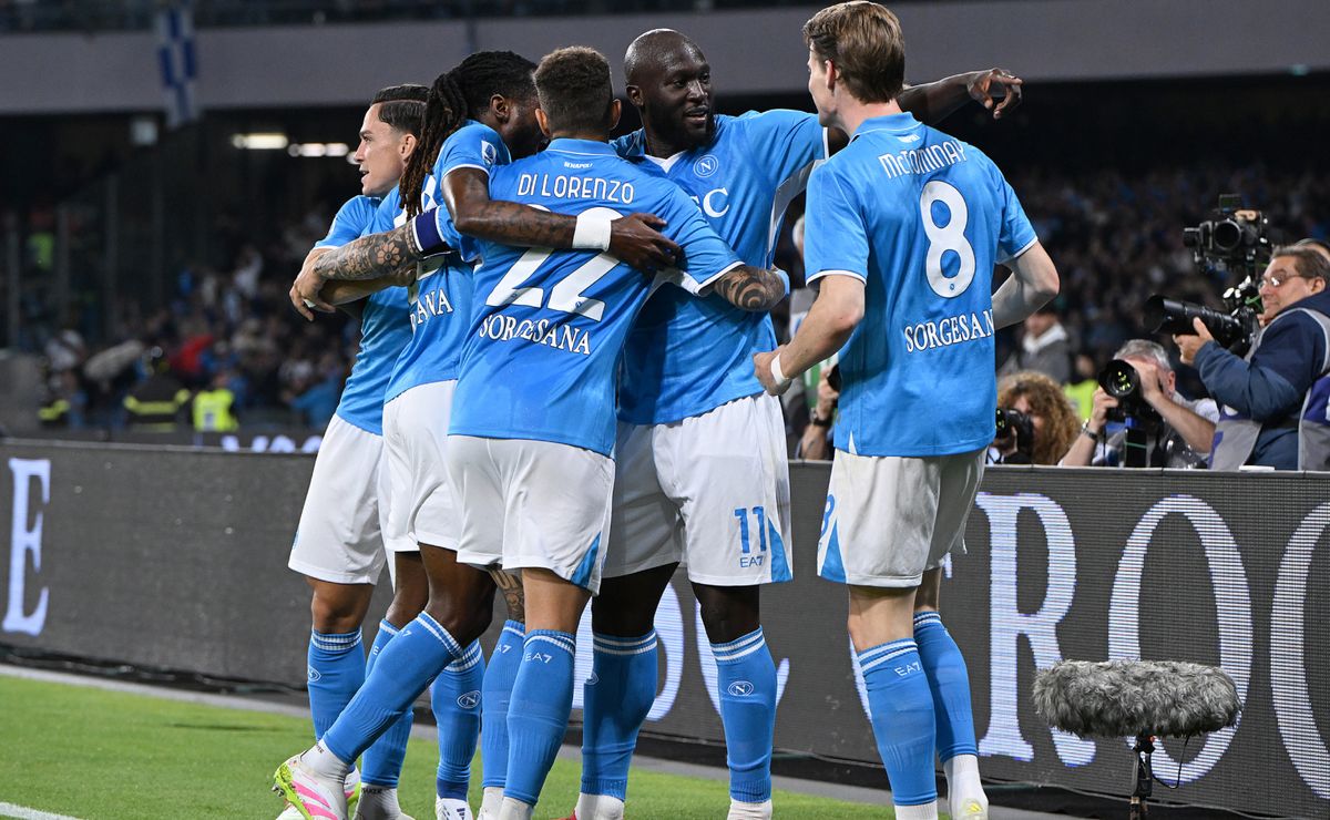 Qué pasa si Napoli gana, empata o pierde contra Cagliari por la Serie A, image size:1200x740