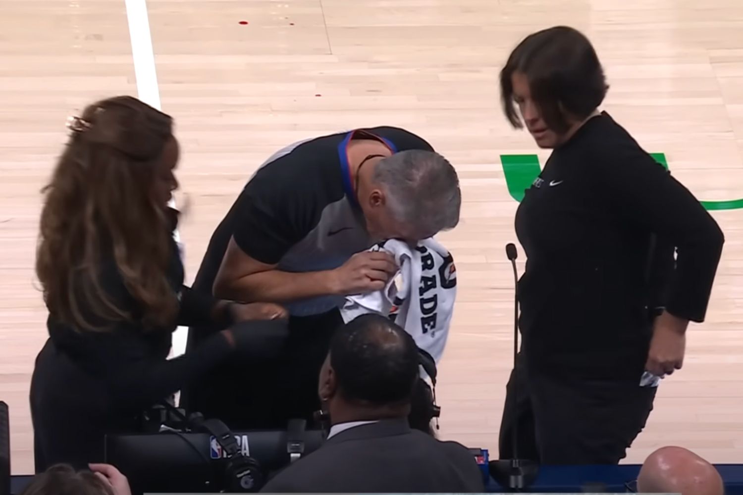 Veteran NBA Ref Takes Bloody Shot to the Nose During Jump Ball 'I'm(00)