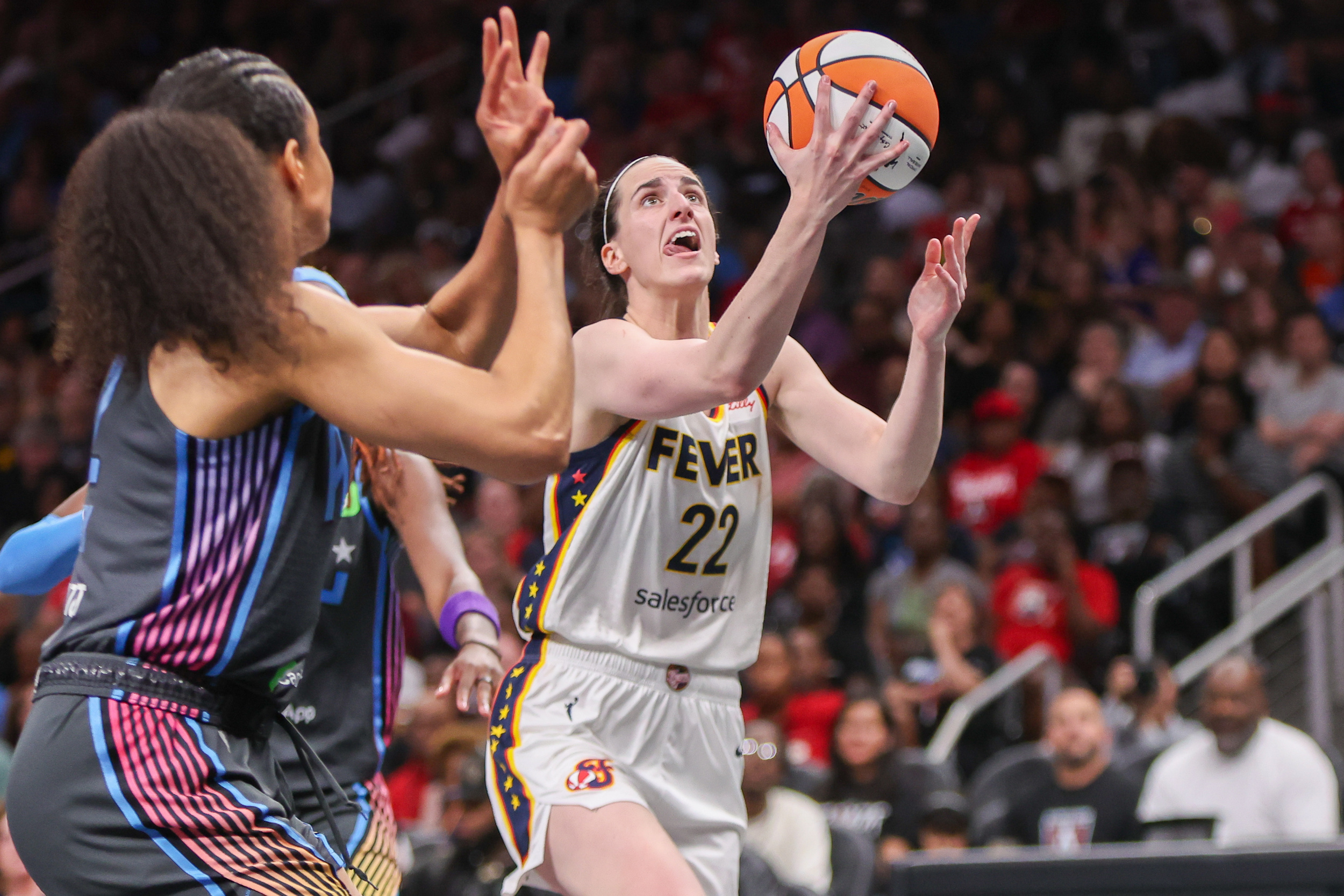 Caitlin Clark creates unforgettable moment with fan after win vs. Dream