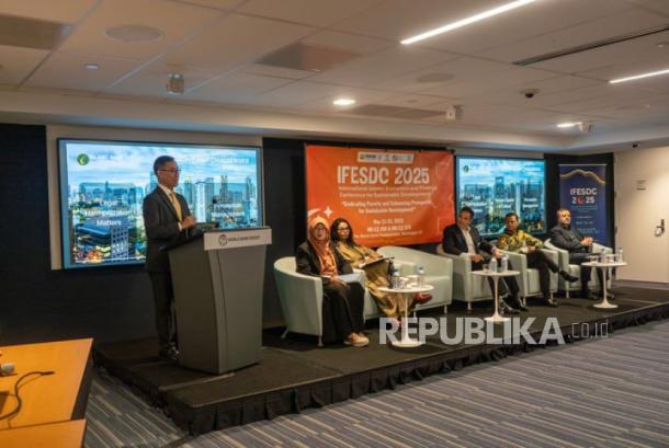 Menuju Ekonomi Syariah yang Inklusif, PNM Terus Konsisten dengan Program Mekaar 1 Menuju Ekonomi Syariah yang Inklusif, PNM Terus Konsisten dengan Program Mekaar