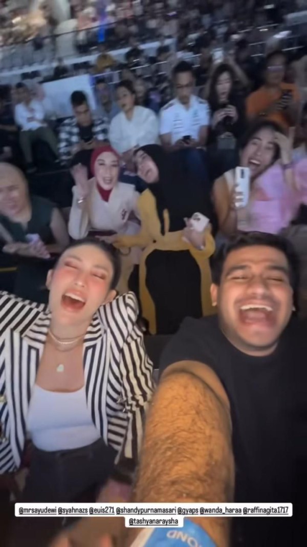 Warta Bandung Barat | Deretan Bintang Indonesia Hadir ke Konser Rossa, Fadil Jaidi Ikut Meriahkan