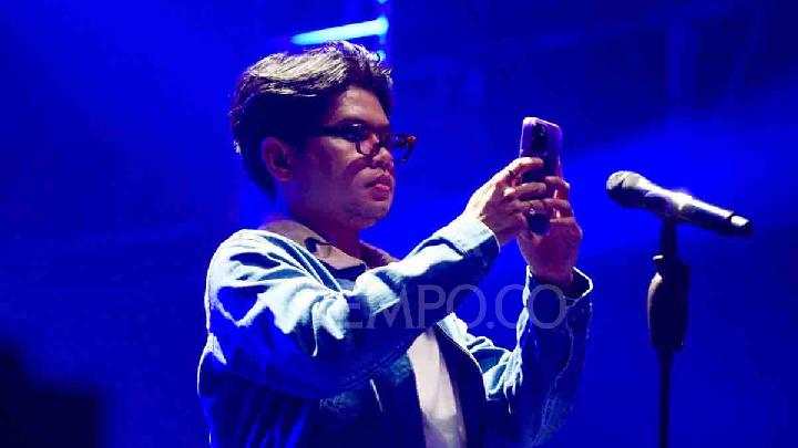 Warta Bandung Barat | Tertawa dengan Kelakar Julian Kaisar di Pertunjukan Juicy Luicy Soundsfest 2025