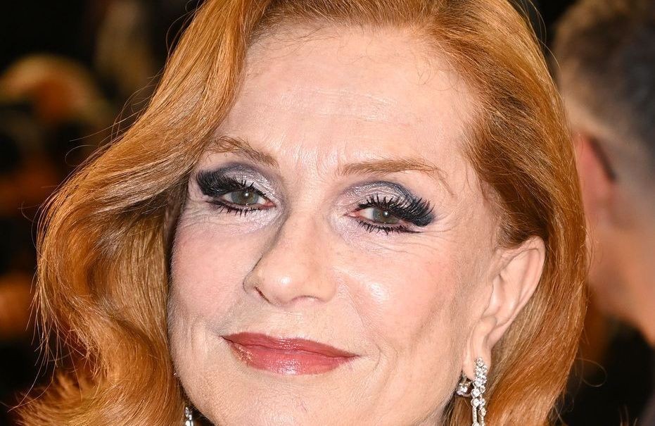 Comment reproduire le cat-eyes audacieux d’Isabelle Huppert, à Cannes